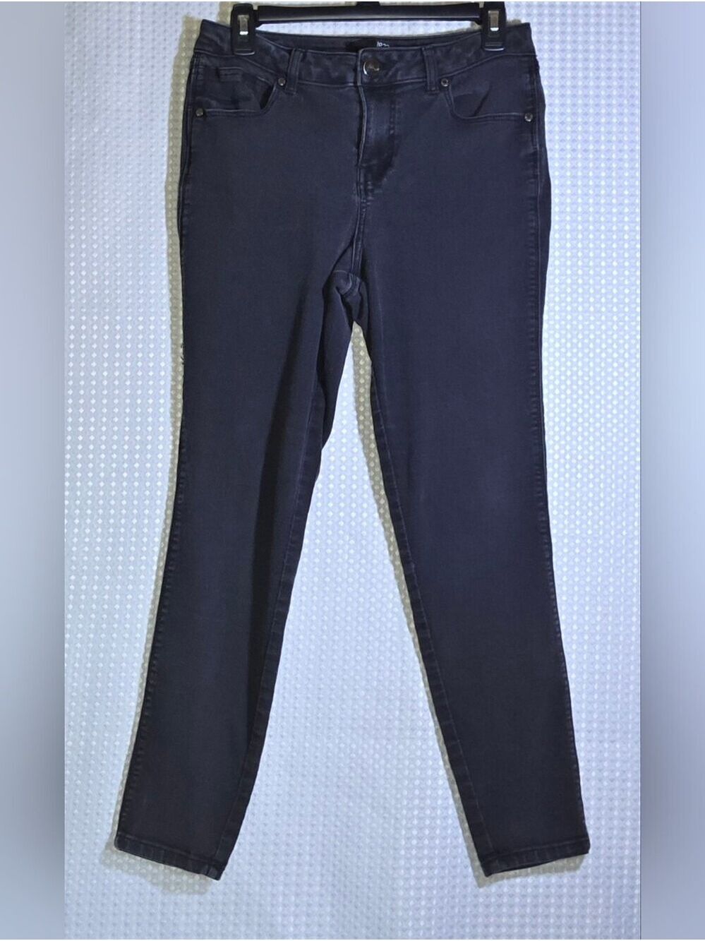 1822 Denim Dark Wash Charcoal Black Slim Straight Jeans Model Off Duty Casual - Picture 7 of 12